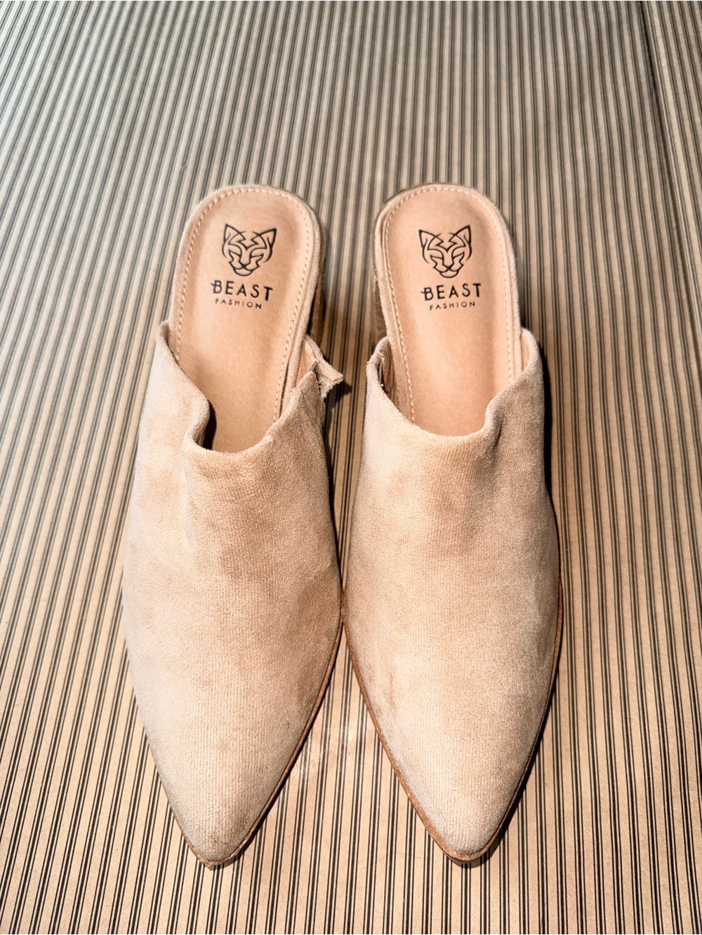 BEAST FASHION Women's Tan Suede Pointed Slip-On Mules - Picture 4 of 5